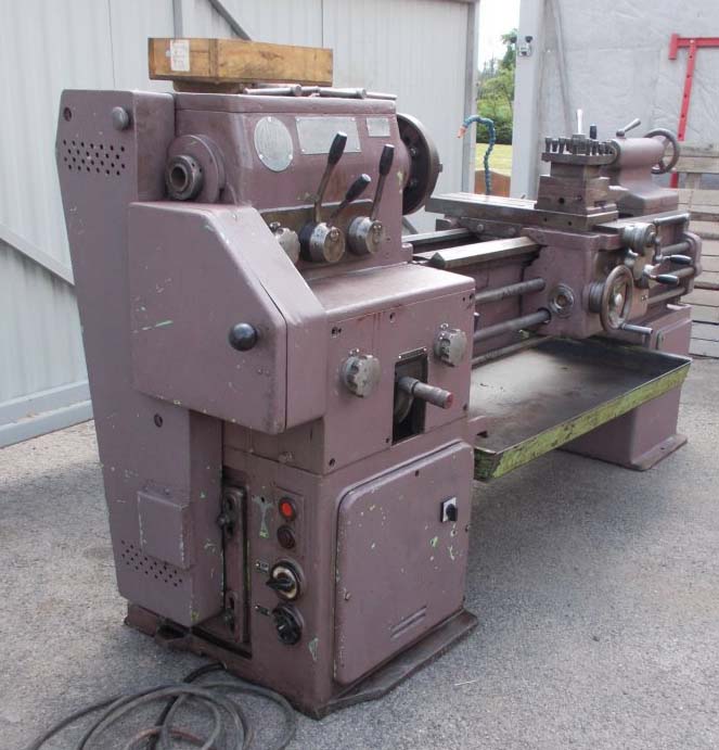 Фото токарно-гвинторізного верстата TUE-40 Фото токарно-гвинторізного верстата TUE-40